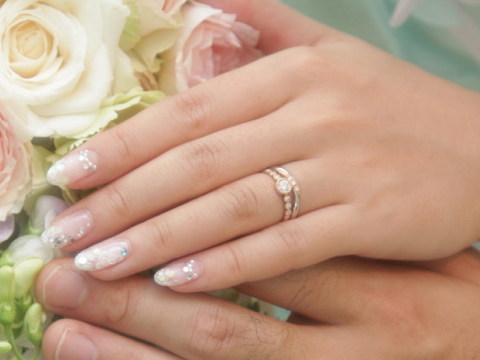 【ENUOVE(イノーヴェ)の口コミ】 どうしても婚約指輪です！というデザインは嫌だったのでカジュアルなもの…