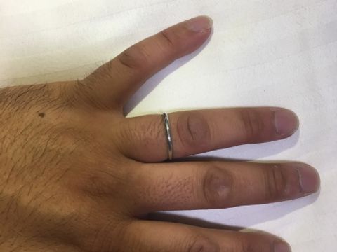 【銀座ダイヤモンドシライシの口コミ】 自分の指輪とペアのものを購入しました。
夫はあまり指輪にこだわりがなか…