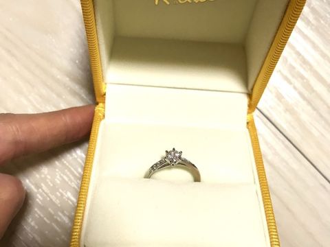 【ケイウノ ブライダル(K.UNO BRIDAL)の口コミ】 プラチナに、ピンクゴールドが一部入っています。
ピンクゴールドが好きな…