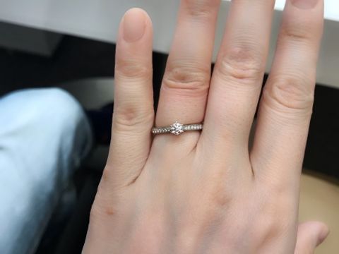 【4℃ BRIDAL(ヨンドシーブライダル)の口コミ】 インターネットで確認し、気に入っていたデザインだったため、試着したい…