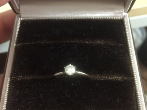 【アイプリモ(I-PRIMO)の口コミ】 手が届きやすい価格だったのと､ダイヤが大きい事が購入の決め手でした。彼…