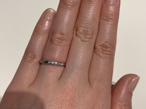 【ラザール ダイヤモンド(LAZARE DIAMOND)の口コミ】 プラチナが綺麗で重圧感がある
ダイヤが綺麗
メレダイヤもとても輝いてい…