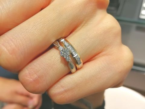 【エクセルコダイヤモンド(EXELCO DIAMOND)の口コミ】 手が大きくて、指が長いのとでよくある細いリングが似合わないので太めの…