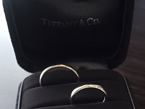 【ティファニー(Tiffany & Co.)の口コミ】 結婚指輪は夫婦お互いにシンプルなデザインが希望でした。シンプルなデザ…