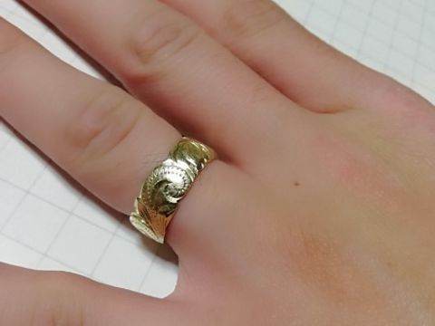 【MAILE(マイレ)の口コミ】 一般的な結婚指輪は男性用も細身のものが多く、優しい印象のものが多いで…