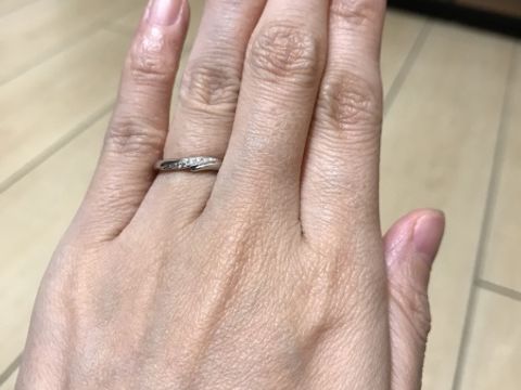 【アイプリモ(I-PRIMO)の口コミ】 シンプル過ぎない
キラキラし過ぎない
ダイヤが目立ち過ぎない
指がキレイ…