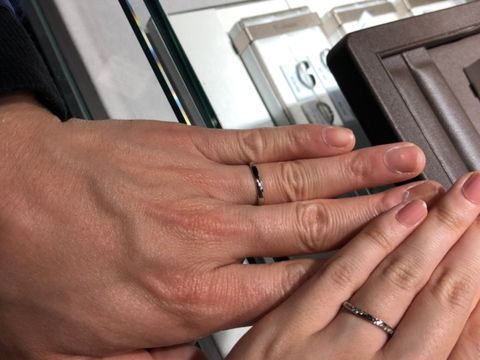 【アイプリモ(I-PRIMO)の口コミ】 流れるデザイン。両サイドにストーンが付いてあるデザインが気に入った。…