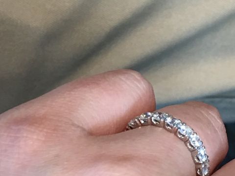 【I's stone(アイズストーン)の口コミ】 ハーフエタニティのダイヤの留め方が他のお店で見たのより素敵でした。ト…