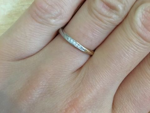 【俄(にわか)の口コミ】 指輪のデザインが他にはあまりない、確かプラチナとピンクゴールドのコン…