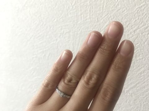 【俄(にわか)の口コミ】 美しい花をイメージしており、自分が選んだダイアの左右にも散りばめられ…