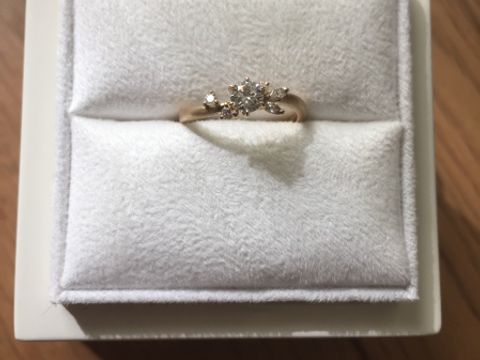 【LUCIE(ルシエ)の口コミ】 何といってもデザインが可愛く、上品です。今も何年たっても色褪せないデ…