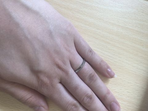 【4℃ BRIDAL(ヨンドシーブライダル)の口コミ】 すこしアクセントが入っている捻れているタイプの指輪がよくて探しました…