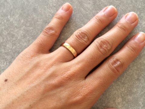 【カルティエ(Cartier)の口コミ】 カルティエの中でも可愛らしいデザインです。少し厚みのあるリングですが…