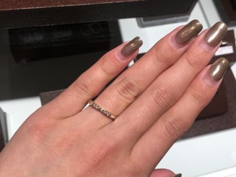 【ORECCHIO(オレッキオ)の口コミ】 かなり細身のデザインですが、そのわりに存在感がある指輪です。ダイヤモ…