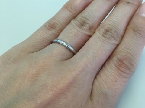 【LUCIE(ルシエ)の口コミ】 ダイヤのついていないもので、シンプルなデザインのものを探していたら、…