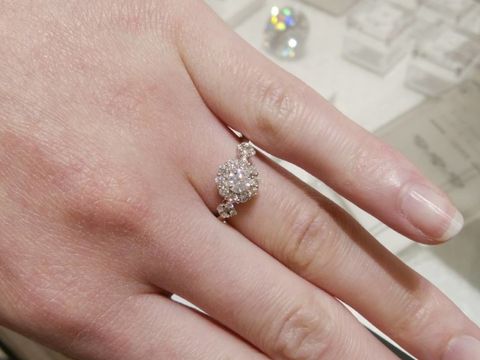 【Douxmiere bijou SOPHIA(ドゥミエール ビジュソフィア)の口コミ】 大きなダイヤモンドが付いていてとても存在感があった。他のお店では4Cに…