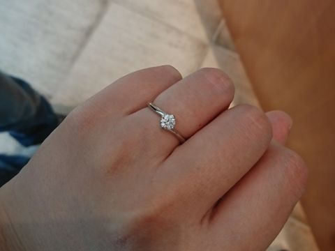 【俄(にわか)の口コミ】 重ねづけを考えていて、この商品のセットである結婚指輪が気に入っていた…