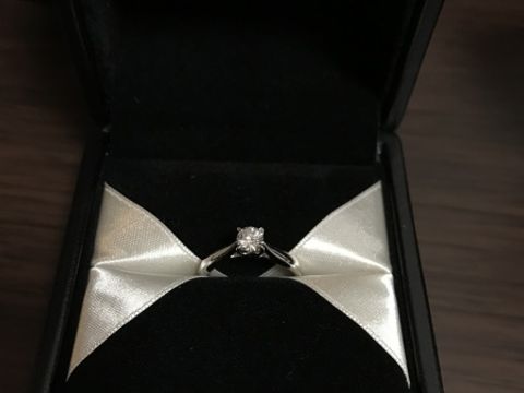 【エクセルコダイヤモンド(EXELCO DIAMOND)の口コミ】 エクセルコダイヤモンド特許取得済みの、下にメレダイヤが敷いてある特有…