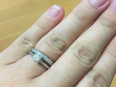 【Douxmiere bijou SOPHIA(ドゥミエール ビジュソフィア)の口コミ】 指輪選びのため何ヶ所かお店を回ったのですが、この指輪を見た瞬間デザイ…