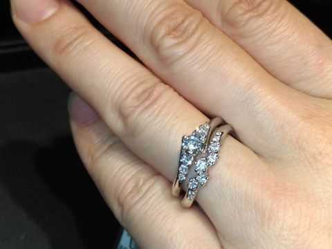 【エクセルコダイヤモンド(EXELCO DIAMOND)の口コミ】 本当は2枚目のシャンスエターナルというデザインの指輪を彼女がホームペー…