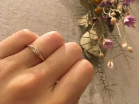 【Crea(クレア)の口コミ】 当初は、婚約指輪をプレゼントする予定はありませんでした。結婚指輪のみ…