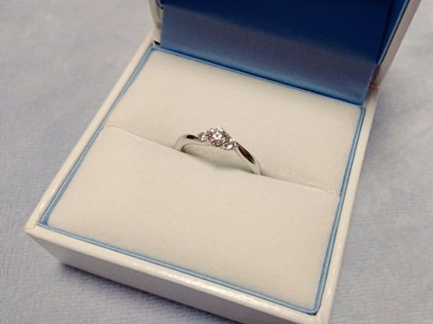 【GALA JEWELRY(ガラジュエリー)の口コミ】 飽きのこない、ウエーブのかかった可愛らしい形に一目惚れしました。サイ…