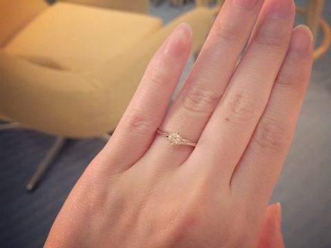 【銀座ダイヤモンドシライシの口コミ】 デザインが可愛かったことです。リングの形に少し動きが欲しかったのです…