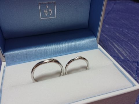 【GALA JEWELRY(ガラジュエリー)の口コミ】 婚約指輪と重ね付けをしたくて、同じウエーブのかかったものを店員さんか…