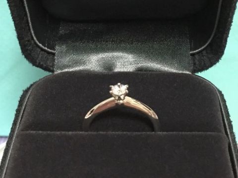 【ティファニー(Tiffany & Co.)の口コミ】 第一にシンプルだけど綺麗なデザインを選びました。婚約指輪のあとに結婚…