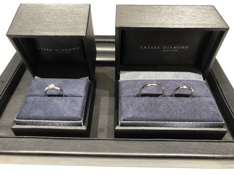 【ラザール ダイヤモンド(LAZARE DIAMOND)の口コミ】 デザインこそシンプルですが、プラチナのツヤの綺麗さ、よくあるデザイン…