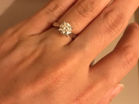 【カルティエ(Cartier)の口コミ】 もともとこちらのブランドへの憧れがありましたし、ブランドの信用力と石…