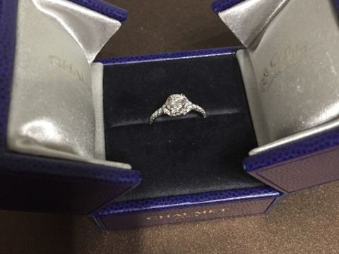 【ショーメ(CHAUMET)の口コミ】 ダイヤモンドのボリューム、輝き、デザインに魅力を感じて選びました。試…