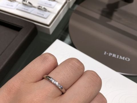 【アイプリモ(I-PRIMO)の口コミ】 シンプルかつ大人可愛いです。細くも太くもなく、日本人に一番しっくりく…