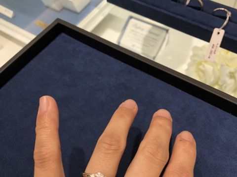 【4℃ BRIDAL(ヨンドシーブライダル)の口コミ】 セットリンクとして買ったわけではなかったのですが、いただいた婚約指輪…
