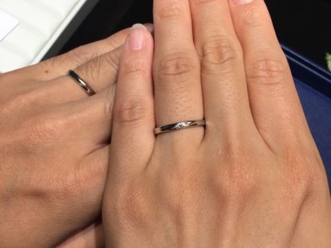 【銀座ダイヤモンドシライシの口コミ】 彼とお揃い感の出るものを選びました！なので、2人の指輪の太さやデザイン…