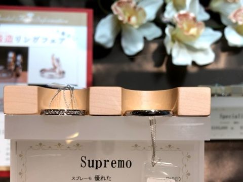 【アネリディギンザ(ANELLI DI GINZA)の口コミ】 ダイヤの繊細なきらめきと、リングの太さがおすすめするポイントです。ダ…