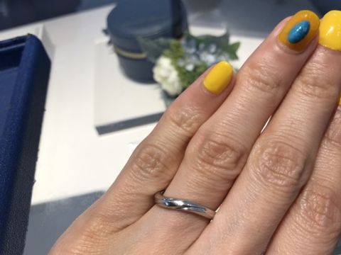 【銀座ダイヤモンドシライシの口コミ】 ストレートタイプより、ウェーブやV字型のデザインを探していたのですが、…