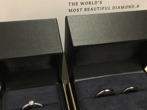 【ラザール ダイヤモンド(LAZARE DIAMOND)の口コミ】 着けている感覚が出来るだけないものが良いという彼のリクエストに、店員…