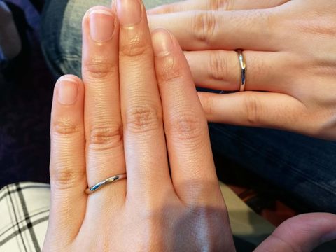 【ケイウノ ブライダル(K.UNO BRIDAL)の口コミ】 2人の指輪を重ねるとハートになるところが決め手でした。彼の希望としてス…