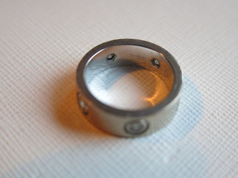 【カルティエ(Cartier)の口コミ】 カルティエの指輪はエレガントで大人な女性のイメージがあったので、婚約…