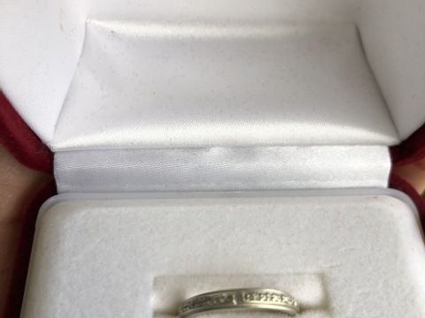 【ジュエリーツツミ(JEWELRY TSUTSUMI)の口コミ】 シンプルでどんな服装にも合わせやすく、値段も手頃なのでこれに決めまし…