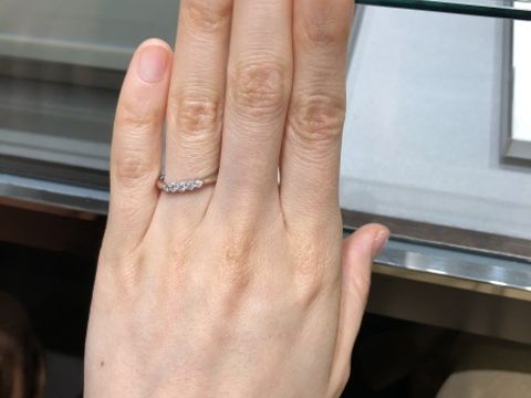 【アイプリモ(I-PRIMO)の口コミ】 5つのダイヤがとてもきれいで、試着したブランドの中では一番輝きがきれい…