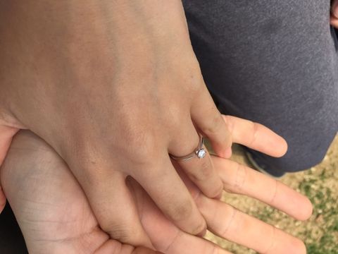 【アイプリモ(I-PRIMO)の口コミ】 服装などシンプルな物が好きな女性の為、派手なデザインは選ばずシンプル…