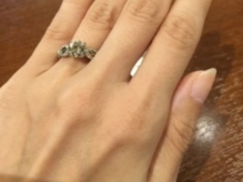 【snow(スノウ)の口コミ】 エンゲージリングは１カラット以上のダイヤモンドと決めていたので、いろ…