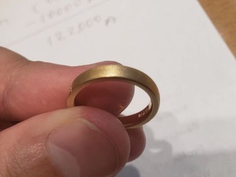 【FIRST DIAMOND(ファーストダイヤモンド)の口コミ】 最初から最後までオーダーメイド製法という点が、珍しいと思い、魅力的な…