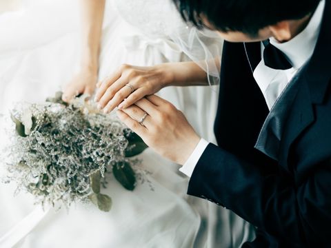 【ケイウノ ブライダル(K.UNO BRIDAL)の口コミ】 婚約指輪と合わせて、お世話になったケイウノでたくさん試着しました。ミ…