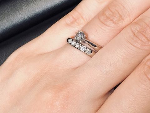 【ラザール ダイヤモンド(LAZARE DIAMOND)の口コミ】 決め手は、試着した時に「これだ！」と思えたことです。もともとストレー…