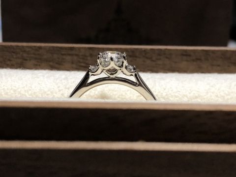 【PORTADA(ポルターダ)の口コミ】 希望の大きさのダイヤモンドが入る指輪で、横から見た時にダイヤモンドの…