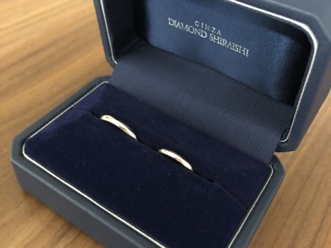 【銀座ダイヤモンドシライシの口コミ】 シンプルなゴールドの結婚指輪を探していました。ブランドにこだわりはな…