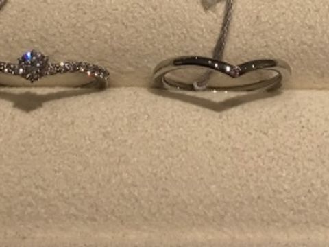 【festaria bijou SOPHIA(フェスタリア ビジュソフィア)の口コミ】 ダイヤモンドがたくさん入っている結婚指輪があこがれだったため、出来る…